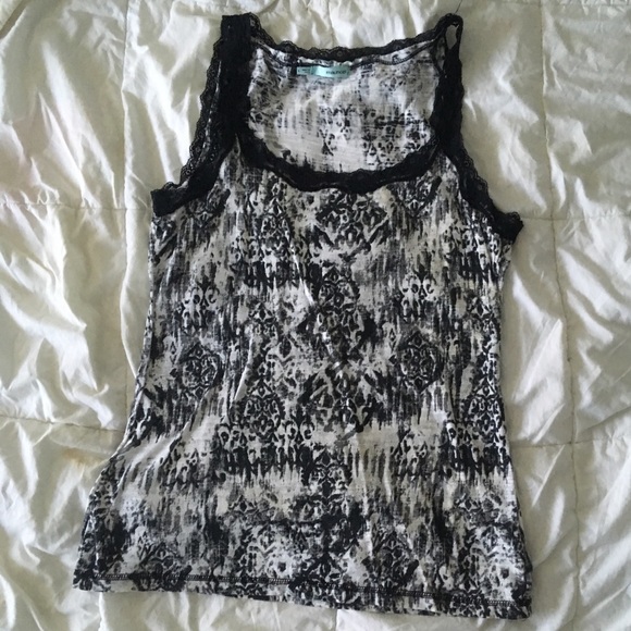 Black and White Tribal Damask Print Top with Lace - Picture 2 of 2
